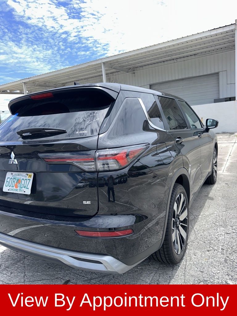 Thumbnail: 2025 Mitsubishi Outlander - 8