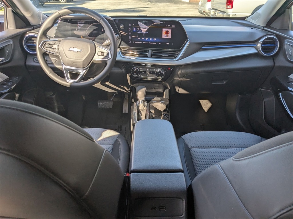 Thumbnail: 2025 Chevrolet Trax - 24