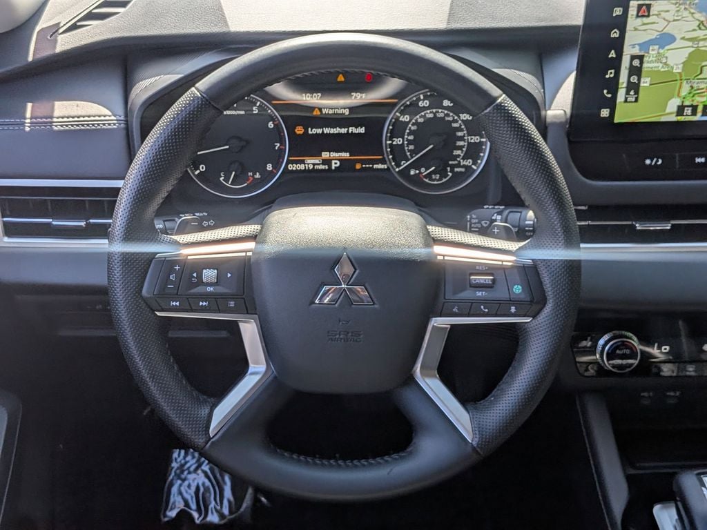 Thumbnail: 2025 Mitsubishi Outlander - 25