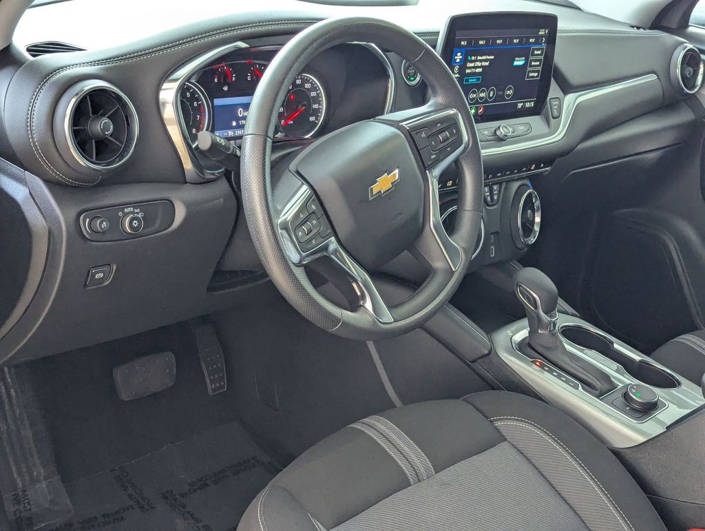 Thumbnail: 2025 Chevrolet Blazer - 11