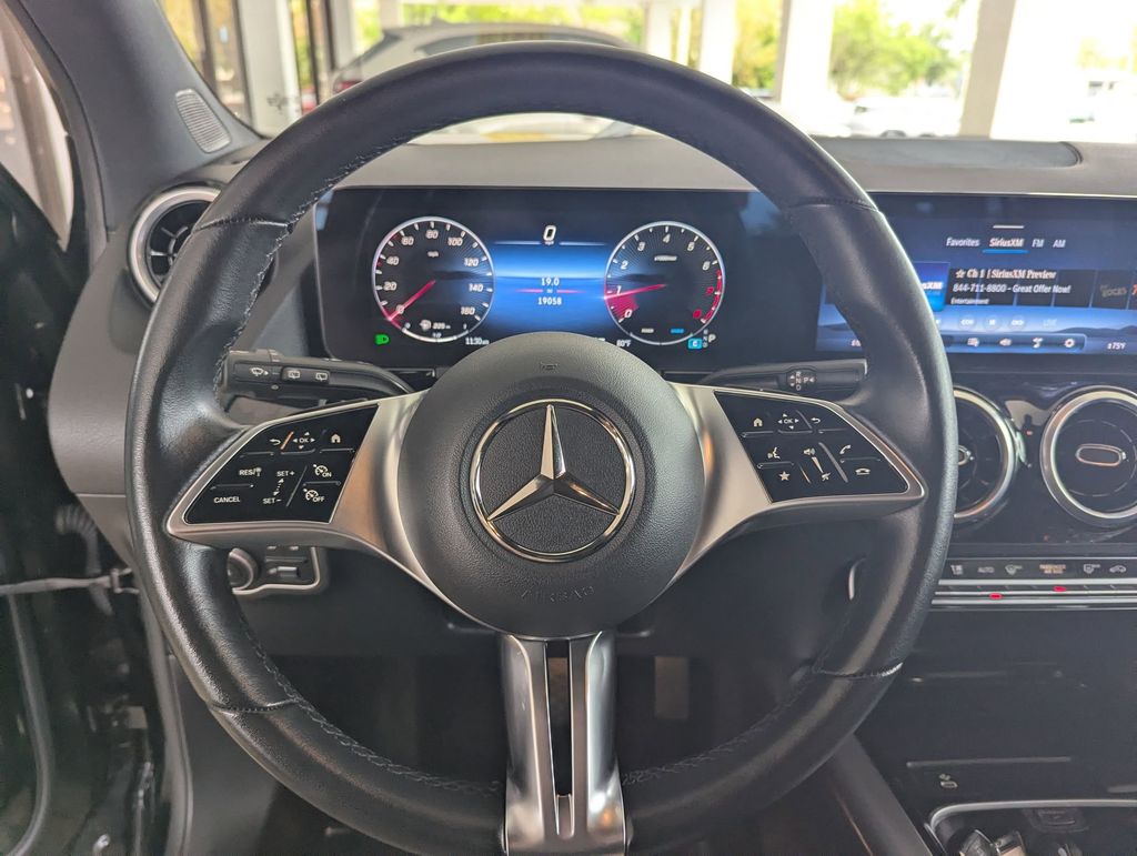 Thumbnail: 2025 Mercedes-Benz GLA - 13