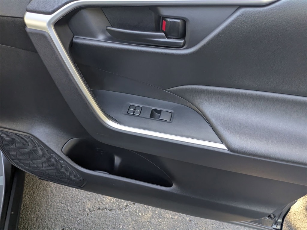 Thumbnail: 2025 Toyota RAV4 - 31