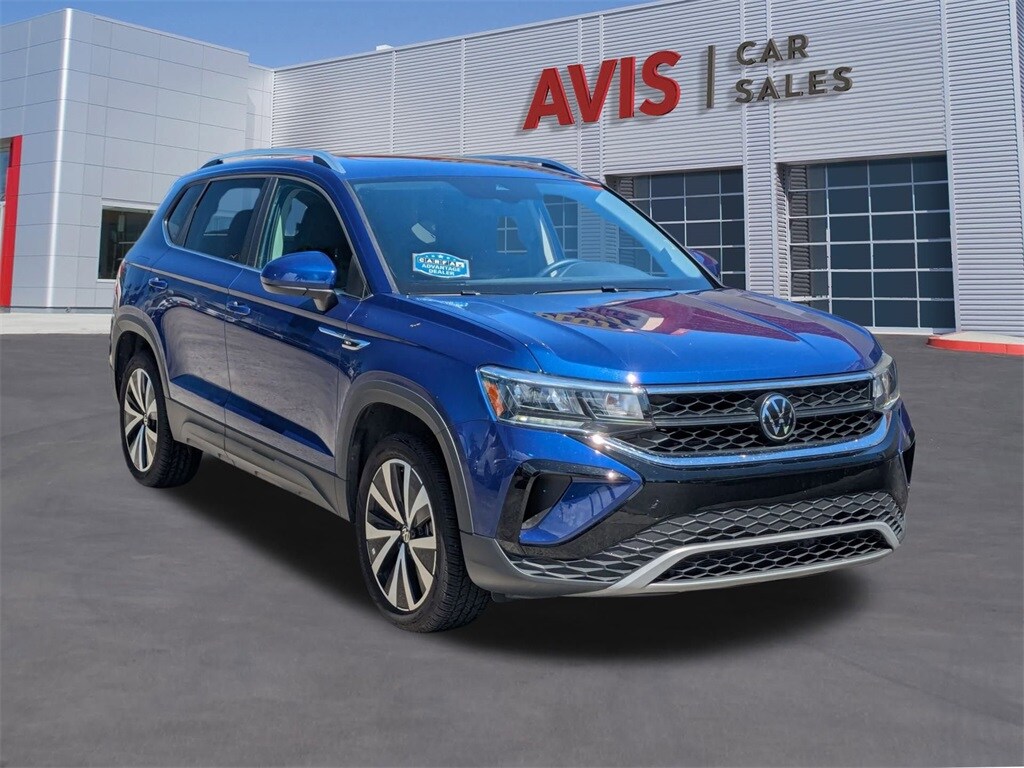 2024 Volkswagen Taos SE photo 3