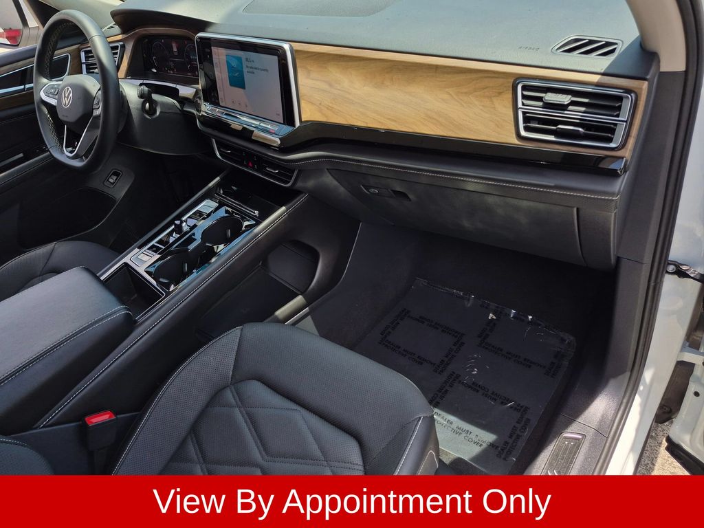 2025 Volkswagen Atlas SE w/Tech - Photo 31