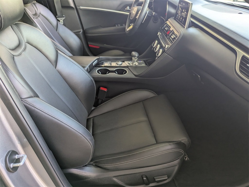 Thumbnail: 2021 Genesis G70 - 30