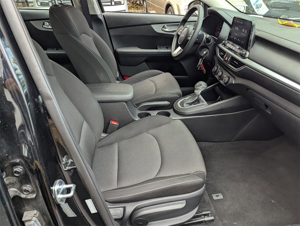 2024 Kia Forte LXS 27