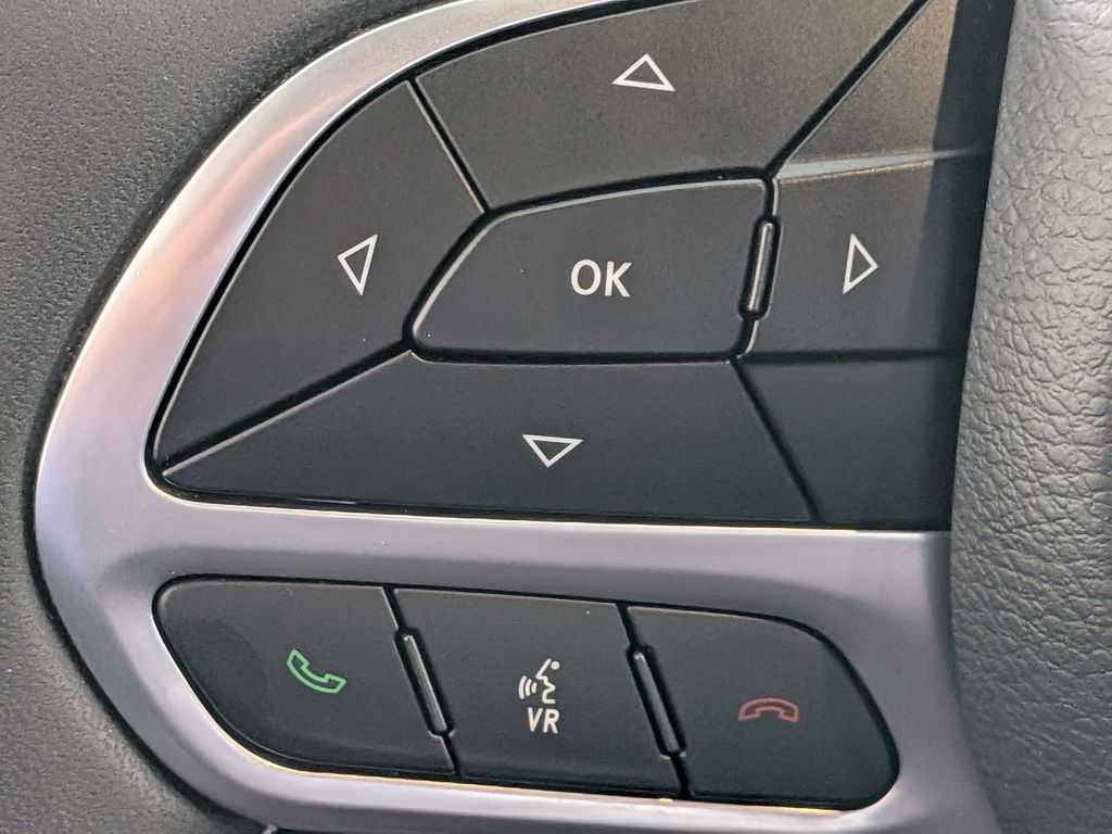 Thumbnail: 2025 Chrysler Pacifica - 25