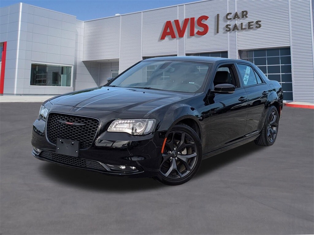 Used 2023 Chrysler 300 For Sale at AVIS Car Sales VIN 2C3CCABG0PH628218