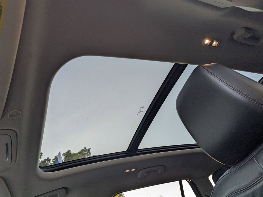 Thumbnail: 2023 Lincoln Aviator - 20