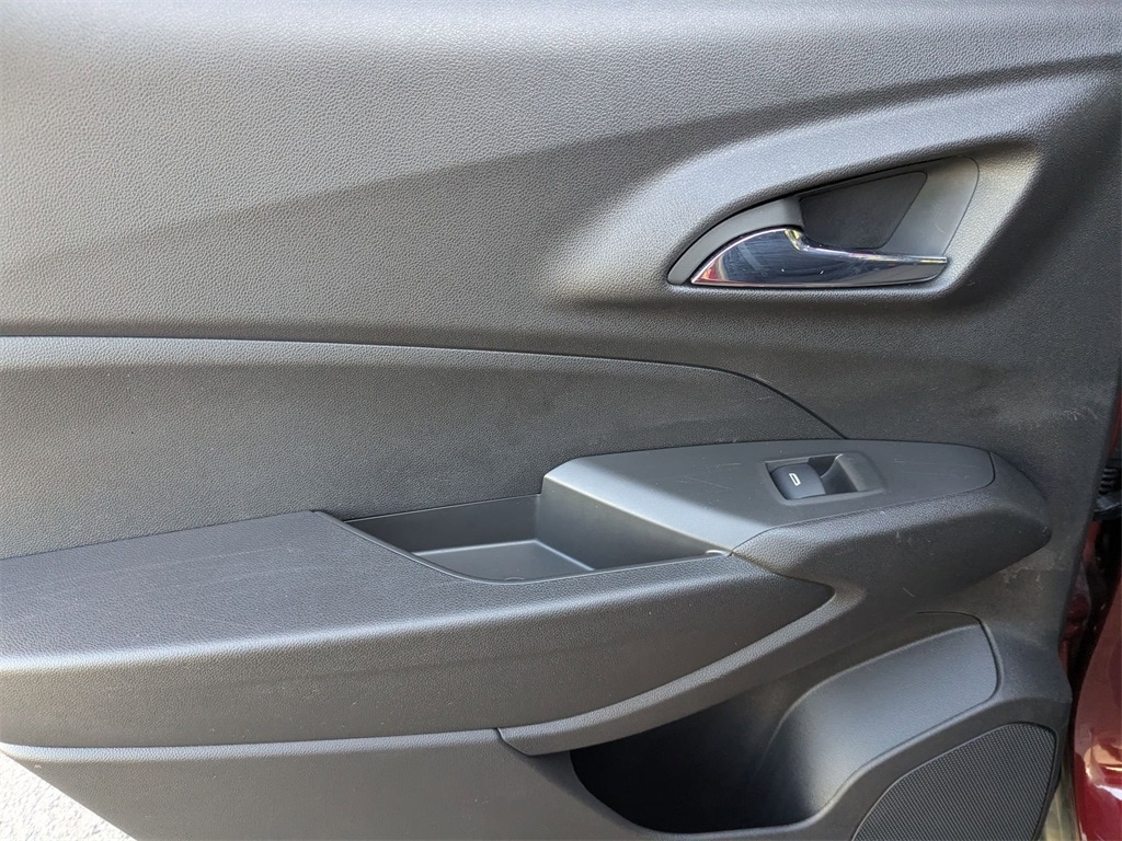 Thumbnail: 2025 Chevrolet Trax - 23