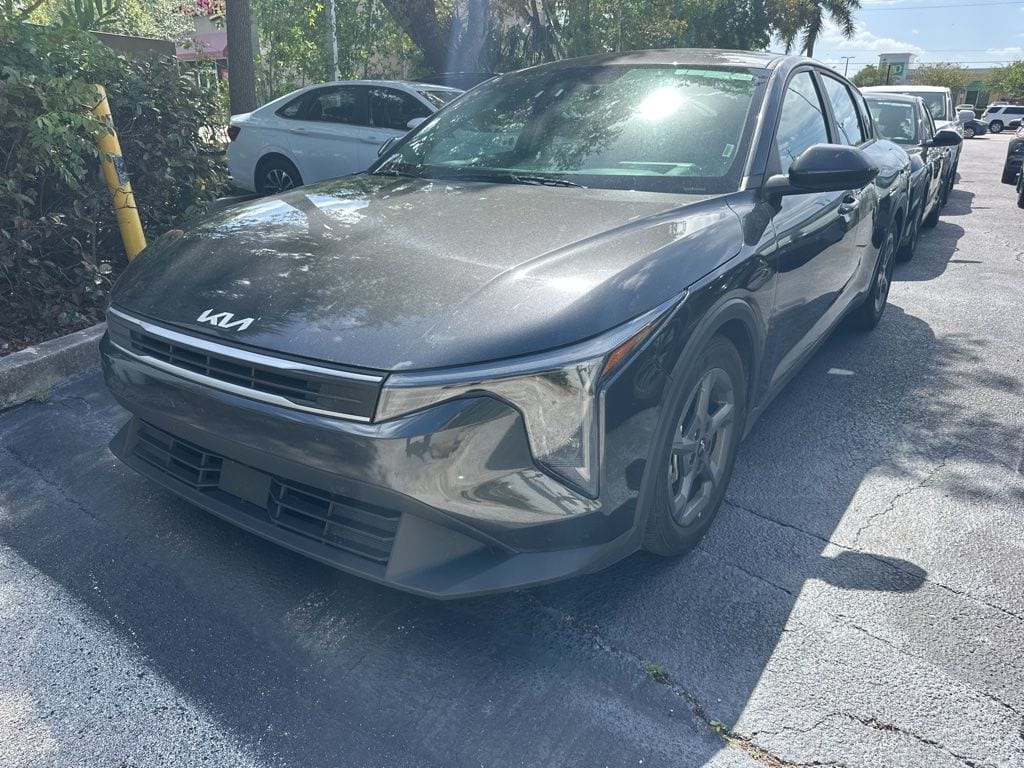 2025 Kia K4 LXS AT's photo