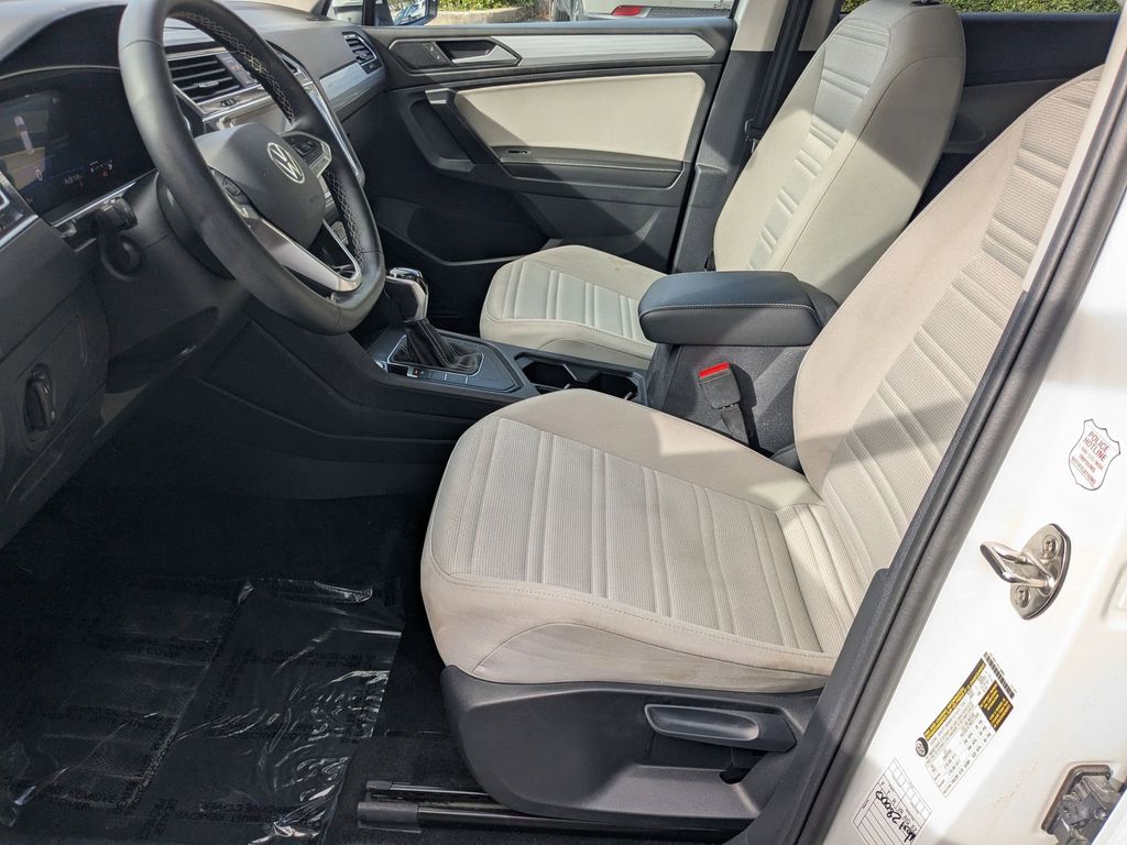 Thumbnail: 2024 Volkswagen Tiguan - 20