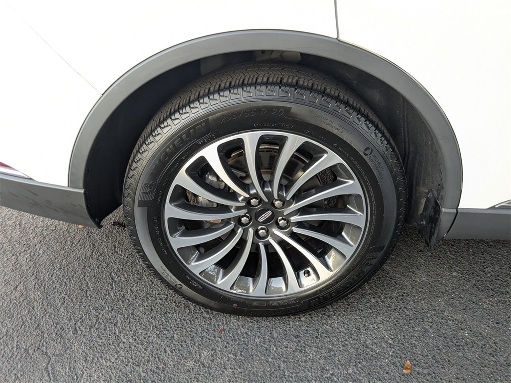 Thumbnail: 2023 Lincoln Aviator - 35