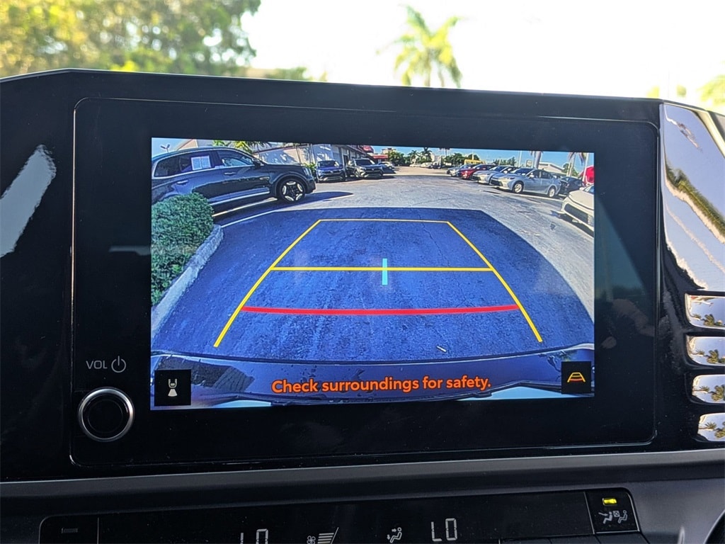 Thumbnail: 2025 Toyota Camry - 15