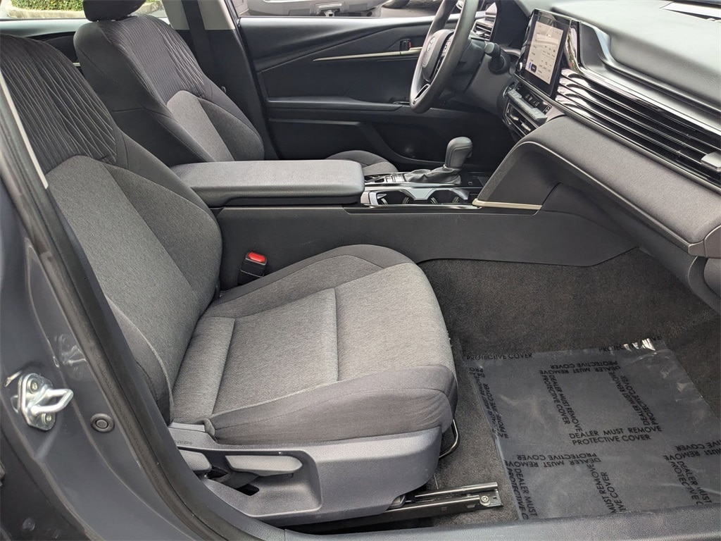 Thumbnail: 2025 Toyota Camry - 30