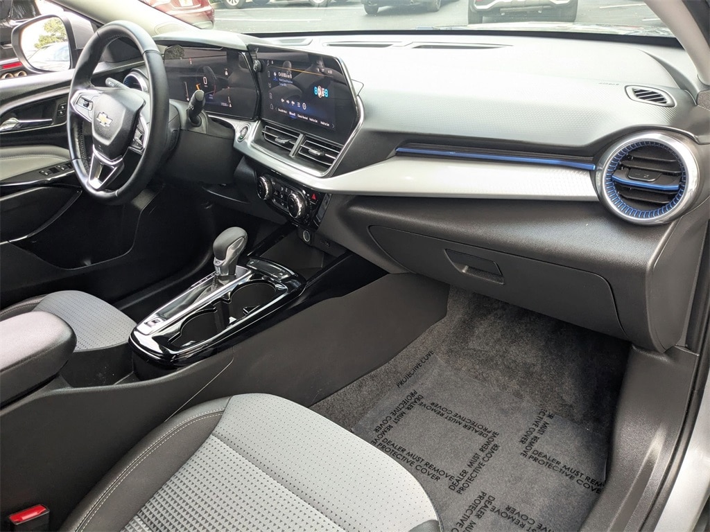 Thumbnail: 2025 Chevrolet Trax - 30