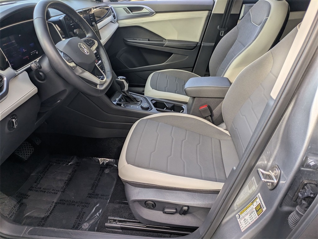 Thumbnail: 2025 Volkswagen Taos - 21