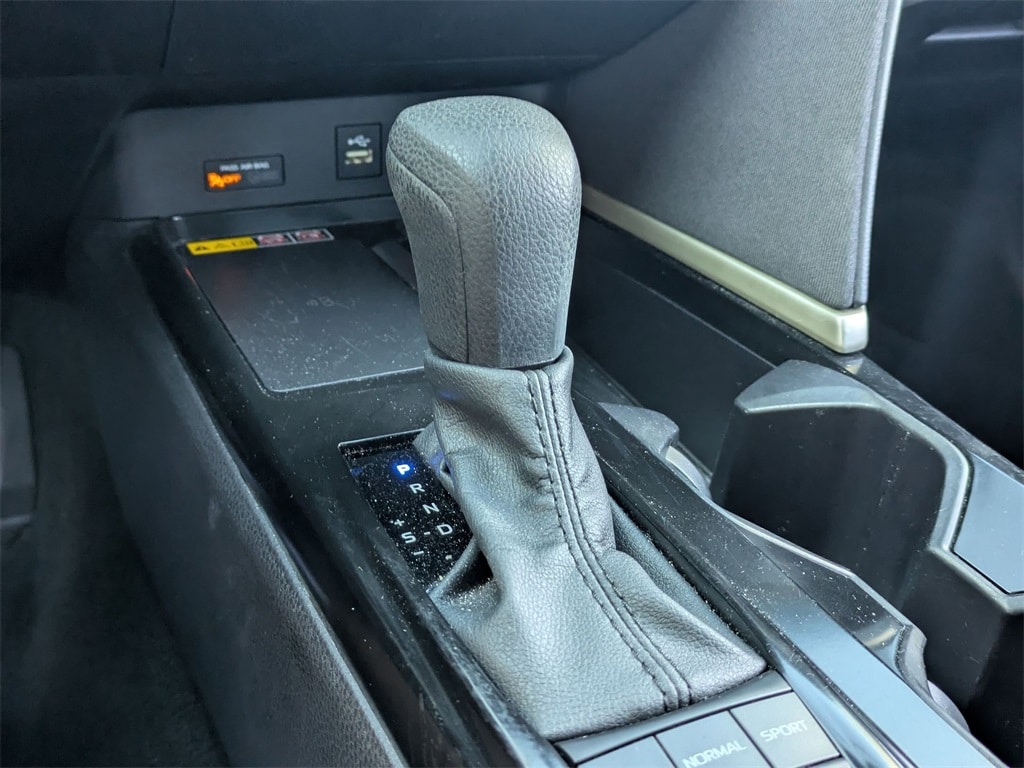 Thumbnail: 2025 Toyota Camry - 13