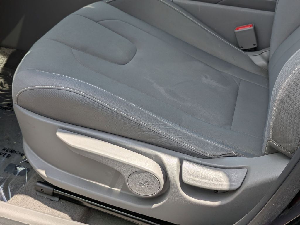 Thumbnail: 2025 Hyundai Elantra - 15