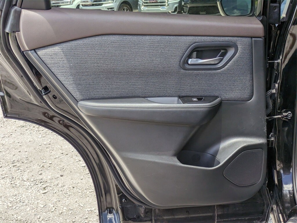 Thumbnail: 2023 Nissan Rogue - 27