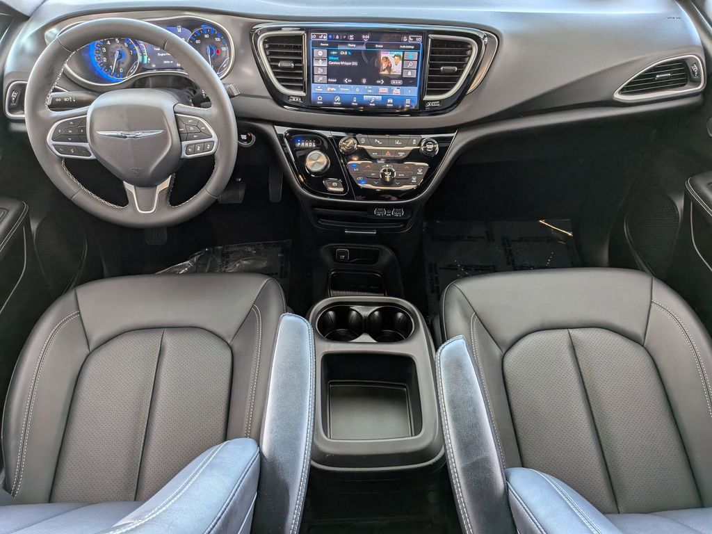 Thumbnail: 2025 Chrysler Pacifica - 29