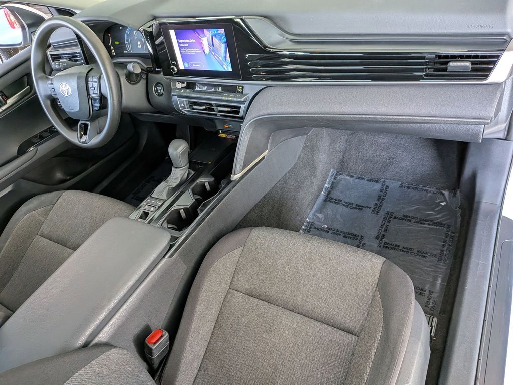 Thumbnail: 2025 Toyota Camry - 31