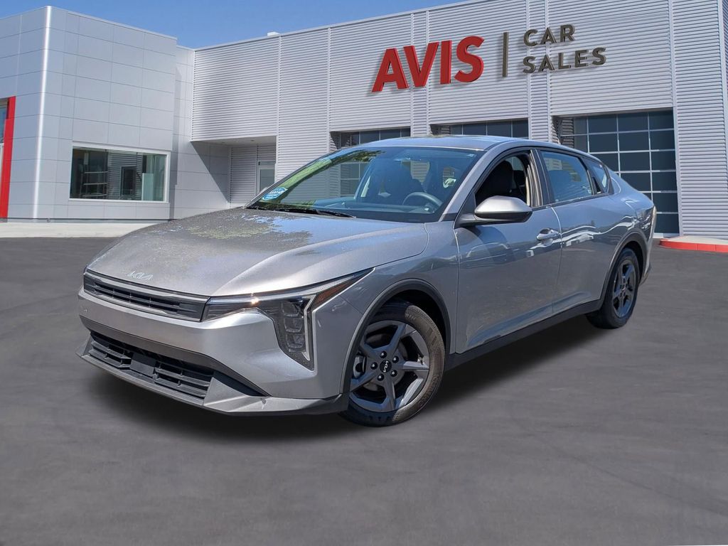 2025 Kia K4 LXS AT's photo