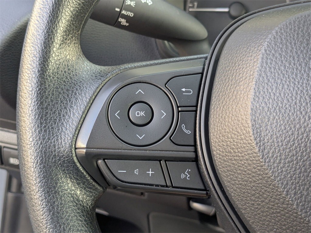 Thumbnail: 2025 Toyota Corolla - 25