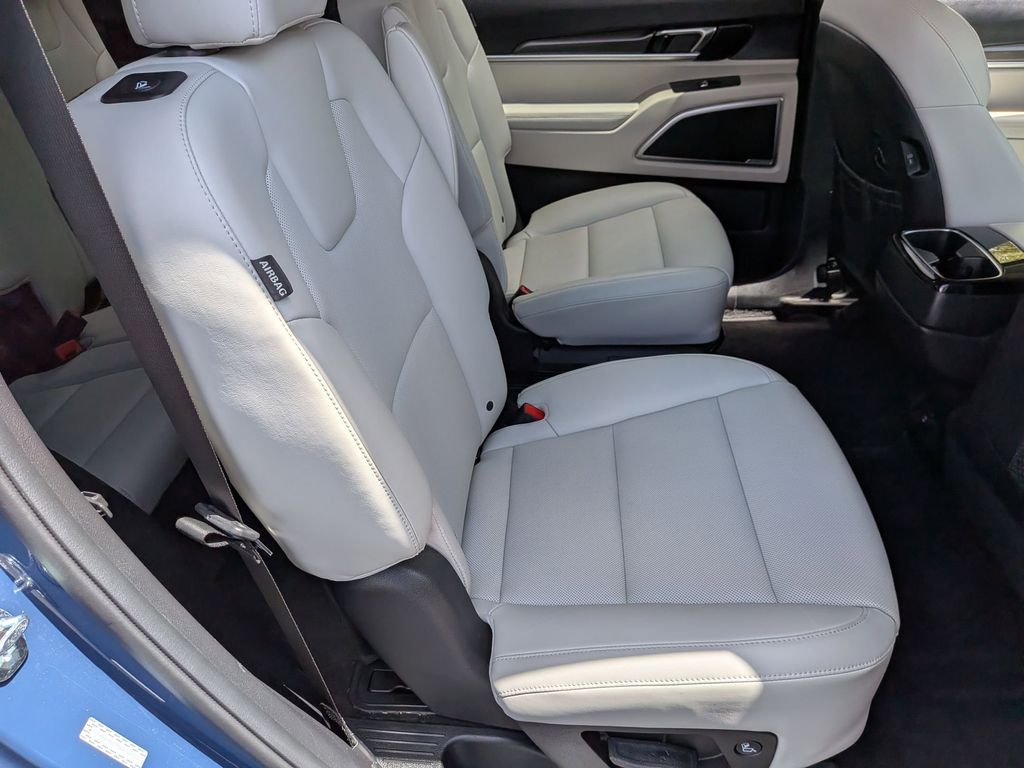 Thumbnail: 2025 Kia Telluride - 32