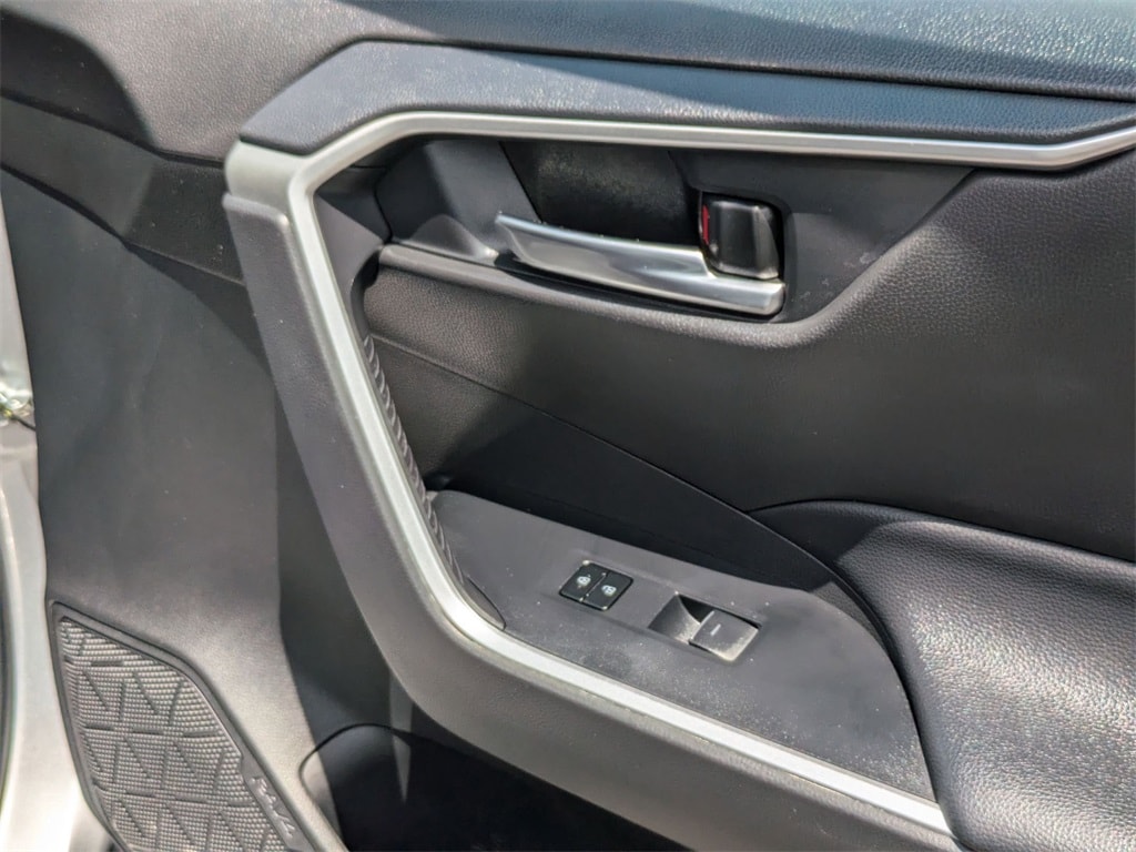 Thumbnail: 2024 Toyota RAV4 - 33