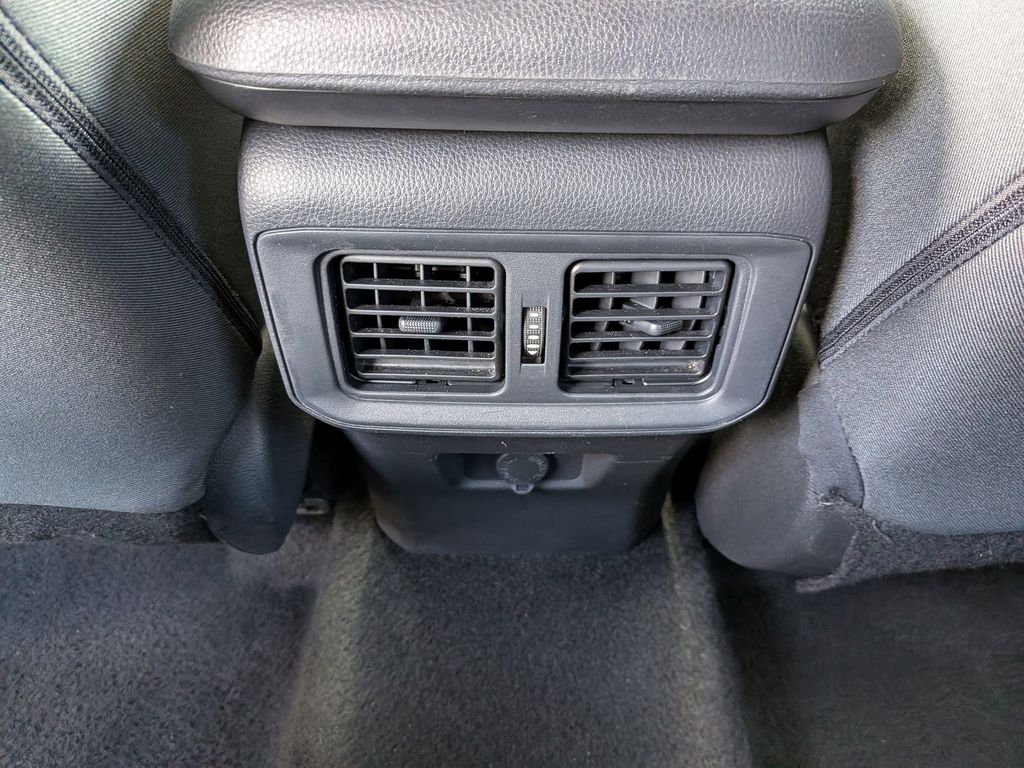 Thumbnail: 2025 Toyota RAV4 - 24