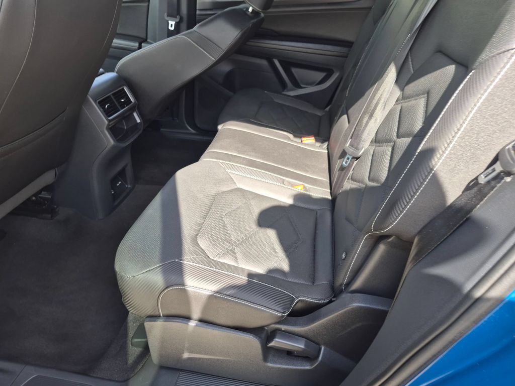 2025 Volkswagen Atlas Cross Sport SE w/Tech - Photo 22