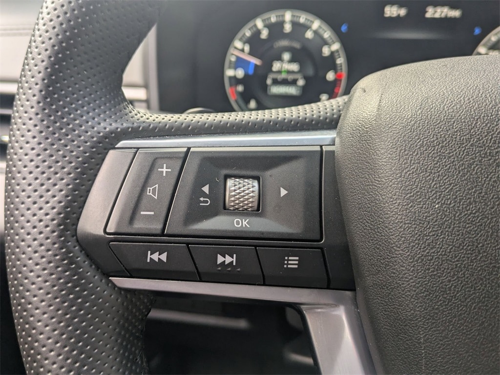 Thumbnail: 2024 Mitsubishi Outlander - 14