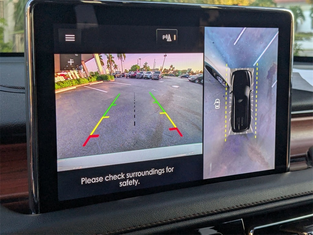 Thumbnail: 2023 Lincoln Aviator - 17