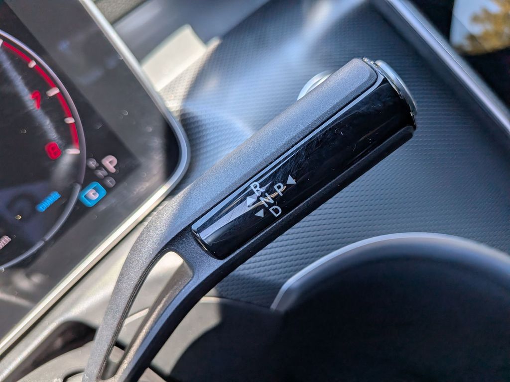 Thumbnail: 2025 Mercedes-Benz C-Class - 17