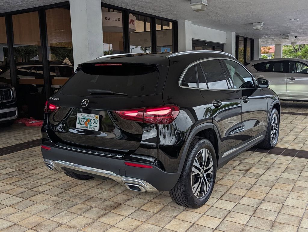 Thumbnail: 2025 Mercedes-Benz GLA - 5