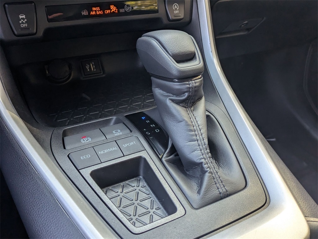 Thumbnail: 2025 Toyota RAV4 - 16