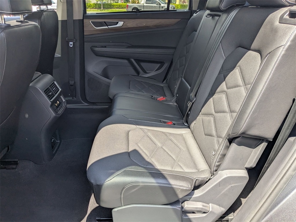 Thumbnail: 2024 Volkswagen Atlas - 21