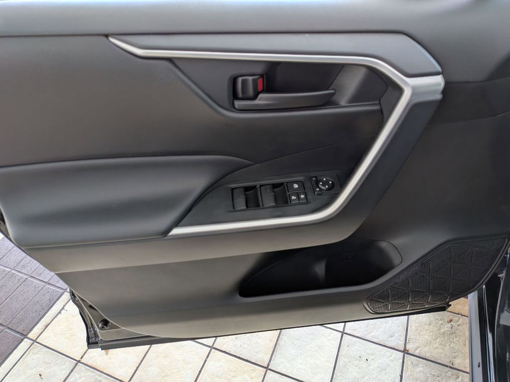 Thumbnail: 2025 Toyota RAV4 - 14