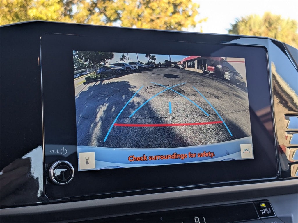 Thumbnail: 2025 Toyota Camry - 18