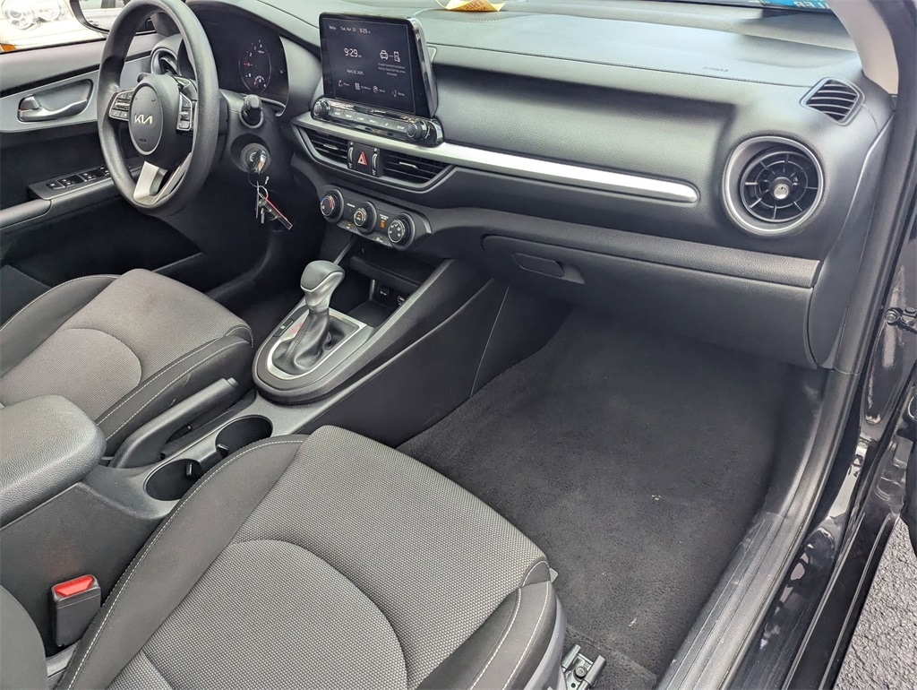 2024 Kia Forte LXS 28