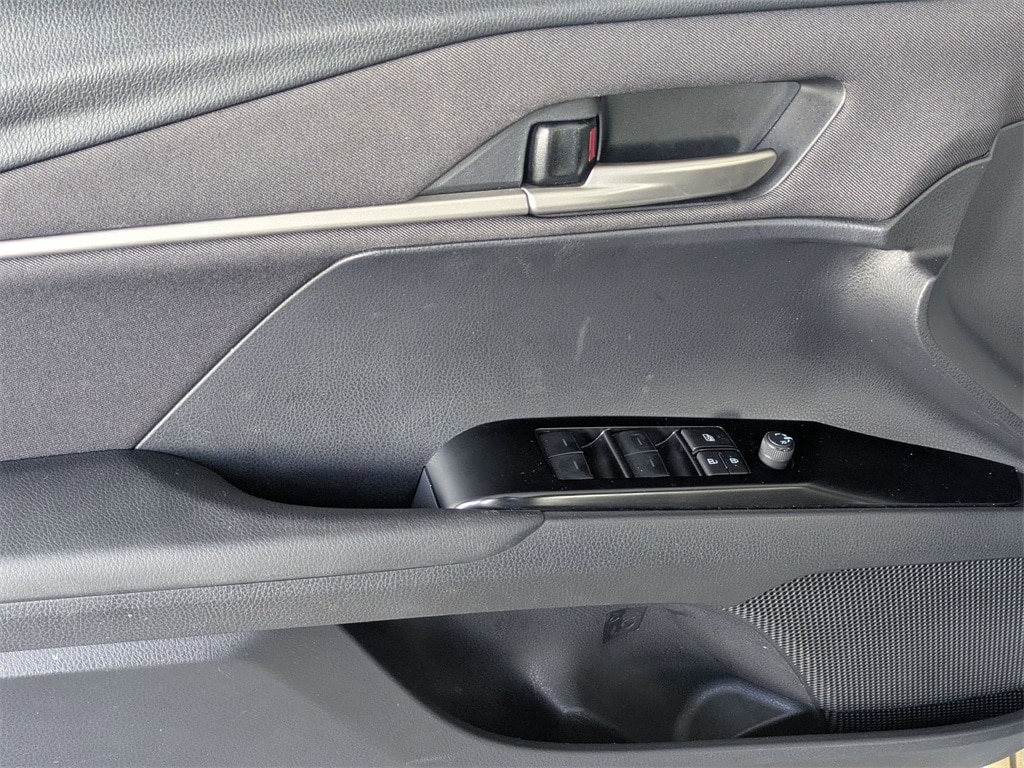 Thumbnail: 2025 Toyota Camry - 21