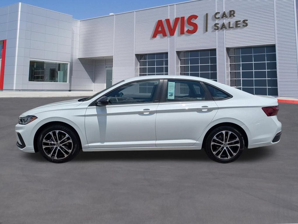 Thumbnail: 2025 Volkswagen Jetta - 10