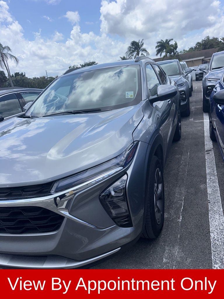 2025 Chevrolet Trax LT's photo