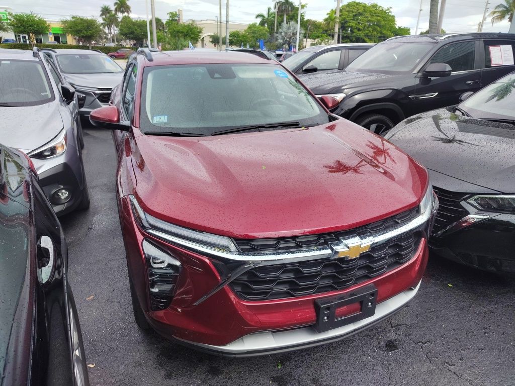 Thumbnail: 2025 Chevrolet Trax - 8