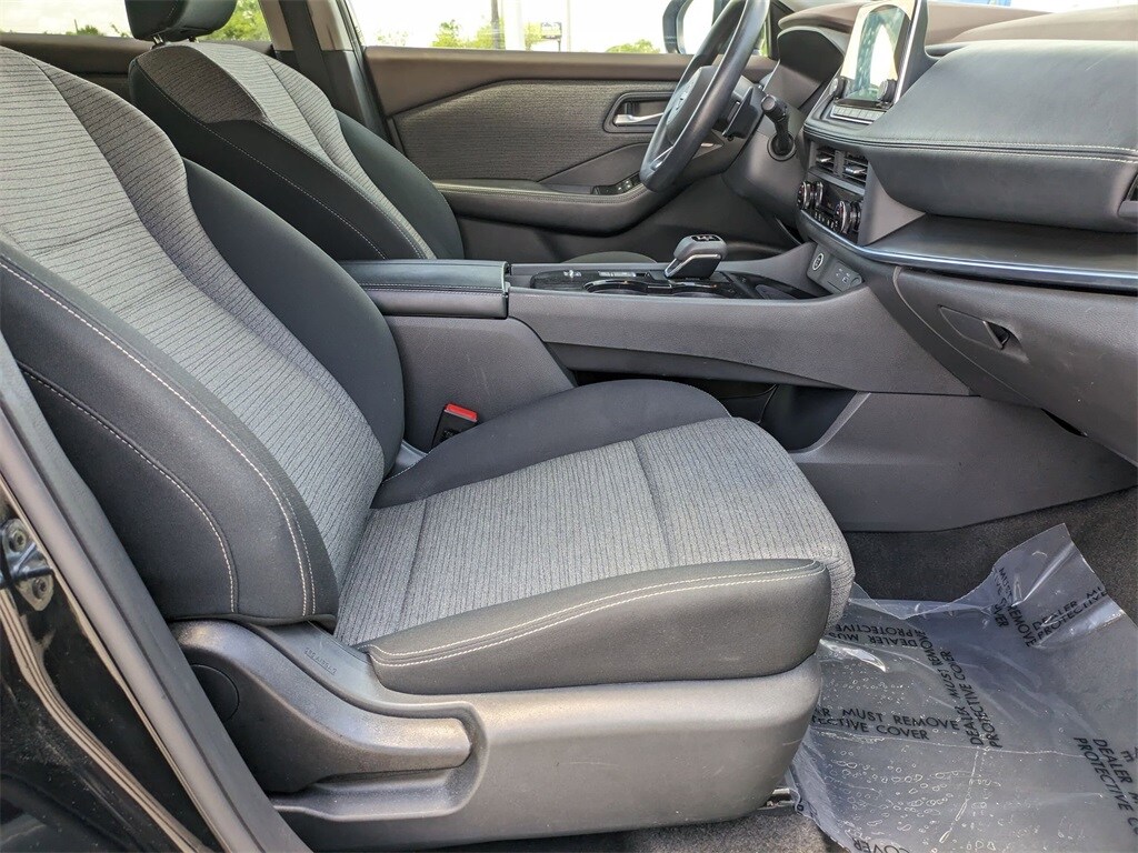 Thumbnail: 2023 Nissan Rogue - 32