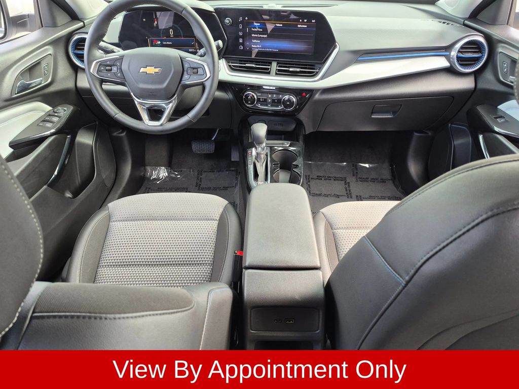 Thumbnail: 2025 Chevrolet Trax - 24