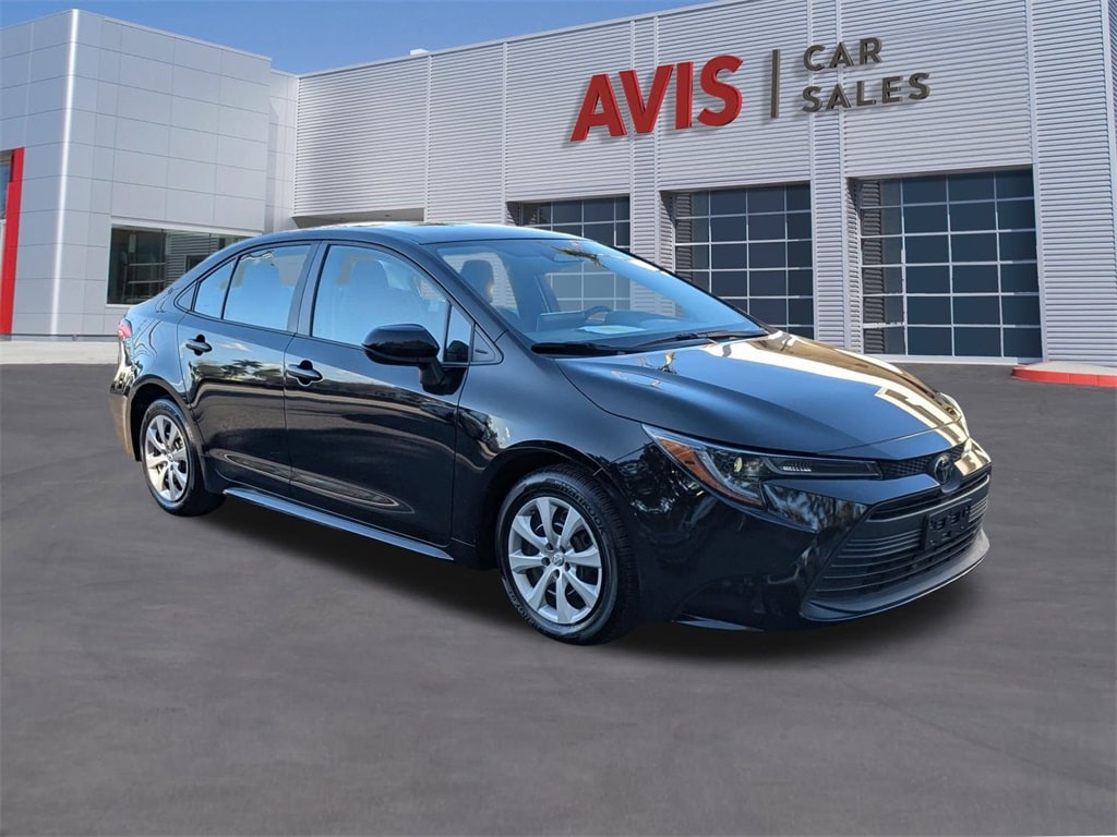 2024 Toyota Corolla LE photo 3