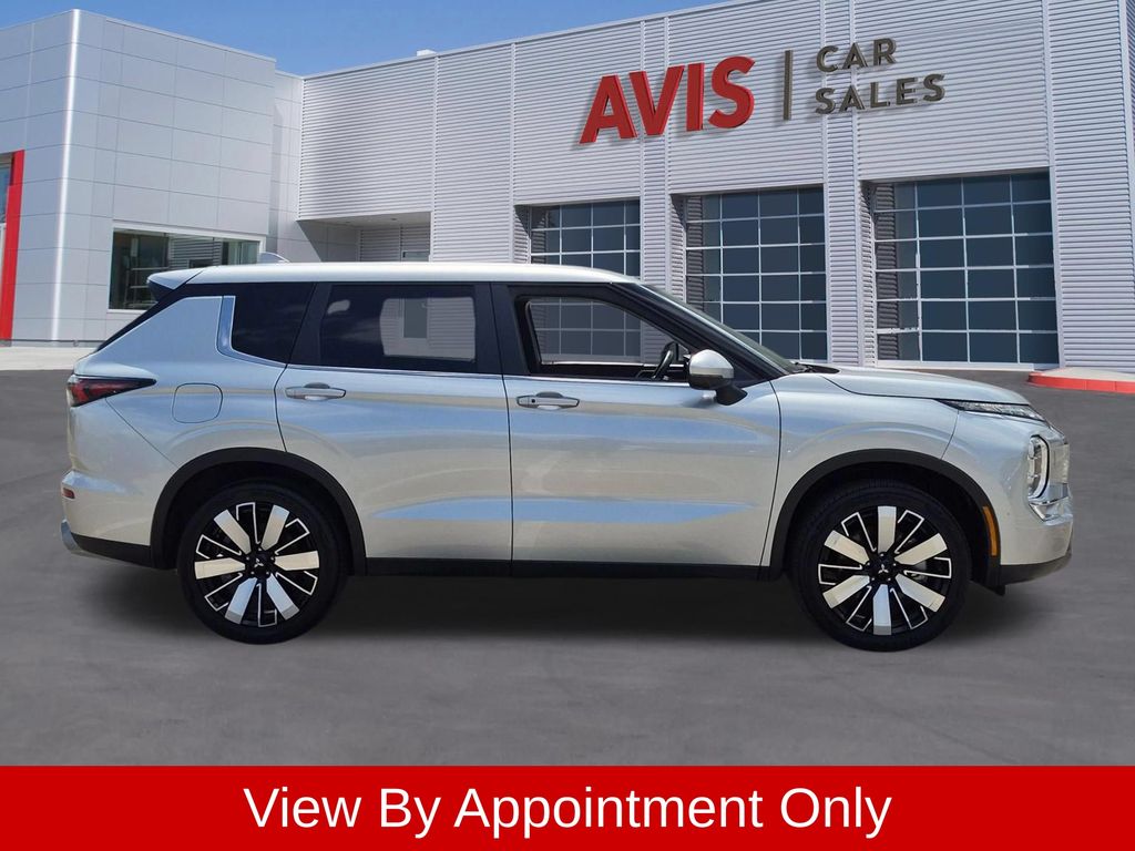 Thumbnail: 2025 Mitsubishi Outlander - 5