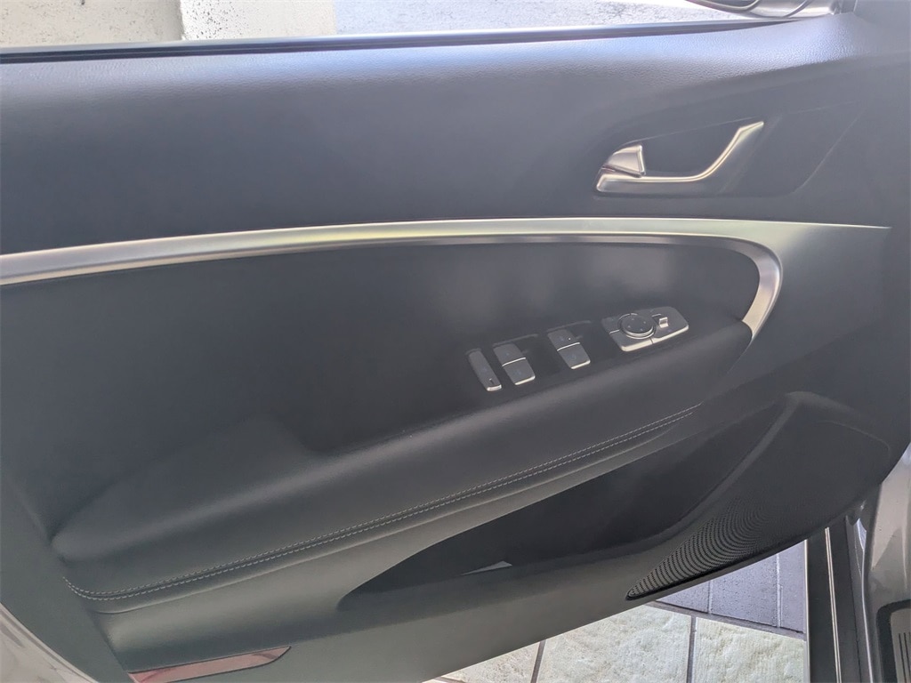 Thumbnail: 2021 Genesis G70 - 21